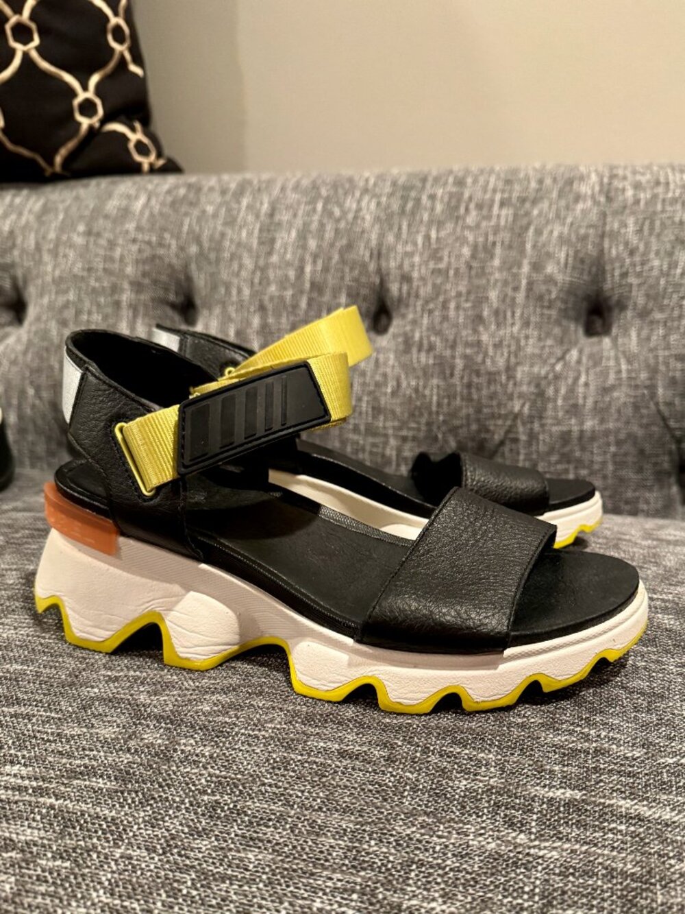 Sorel Kinetic Impact Slingback Sandals Womens Size 8 Black Yellow Sport Platform